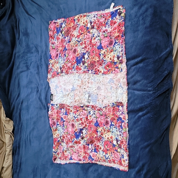 Floral cover up - Picture 3 of 7